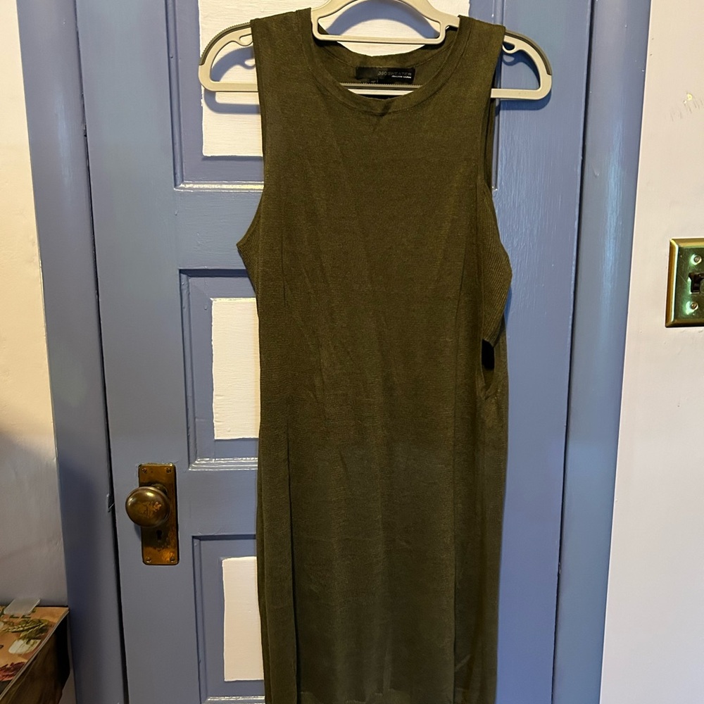 Women’s linen dress - new without tags